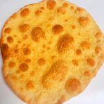 FOCACCIA PIATTA CROCCANTE CON GRANA PADANO DOP E OLIO EXTRA VERGINE DI OLIVA